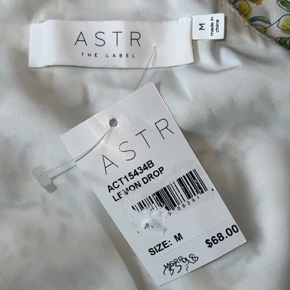 NWT ASTR The Label Cowl Neck
Tank Top Lemon Drop Print Sz Medium 🍋Summer🍋 - Picture 14 of 16